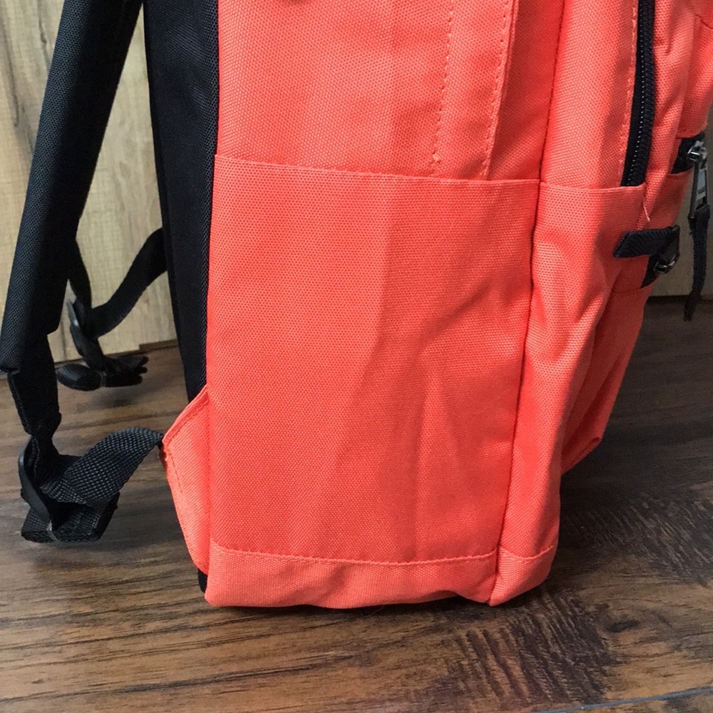 VANS BACKPACK 🎒 BRAND NEW - Picture 6 of 10